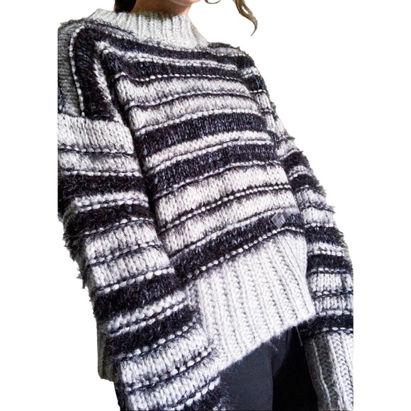 Grey Chunky Knit Sweater NWT - Picture 2 of 4